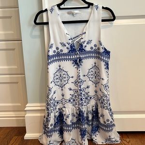 Lovers + Friends size small blue and white dress